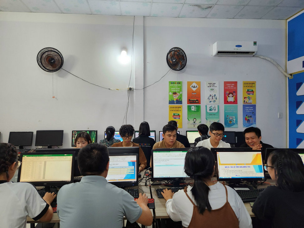 Khóa Học Ứng Dụng AI Vào Học Tập Và Nghiên Cứu Cứu