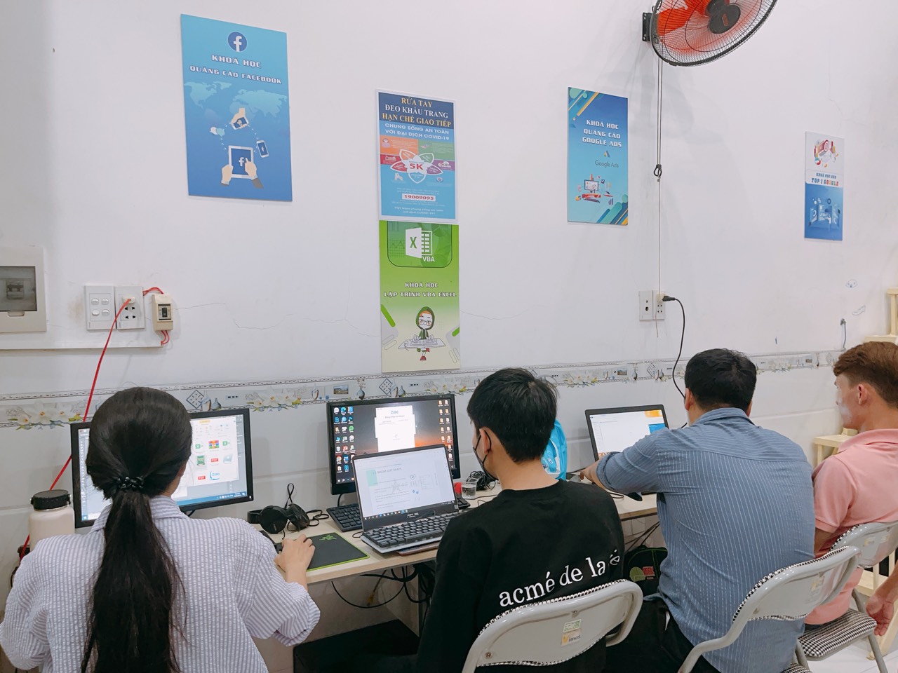 Khóa học ứng dụng AI trong marketing